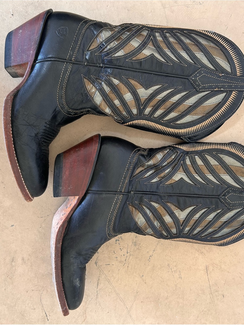 Ariat Black Leather Western Boots - Stitched Detail - Picture 2 of 4